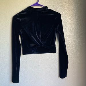 Cropped velvet long sleeve